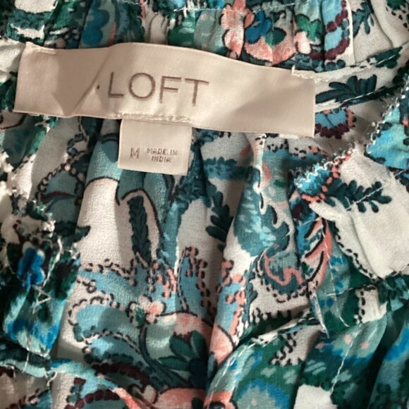 LOFT Sz M BOHO Relaxed Fit Floral Tie Neck Smocked Ruffle Waist Blouse 186E - Picture 6 of 7